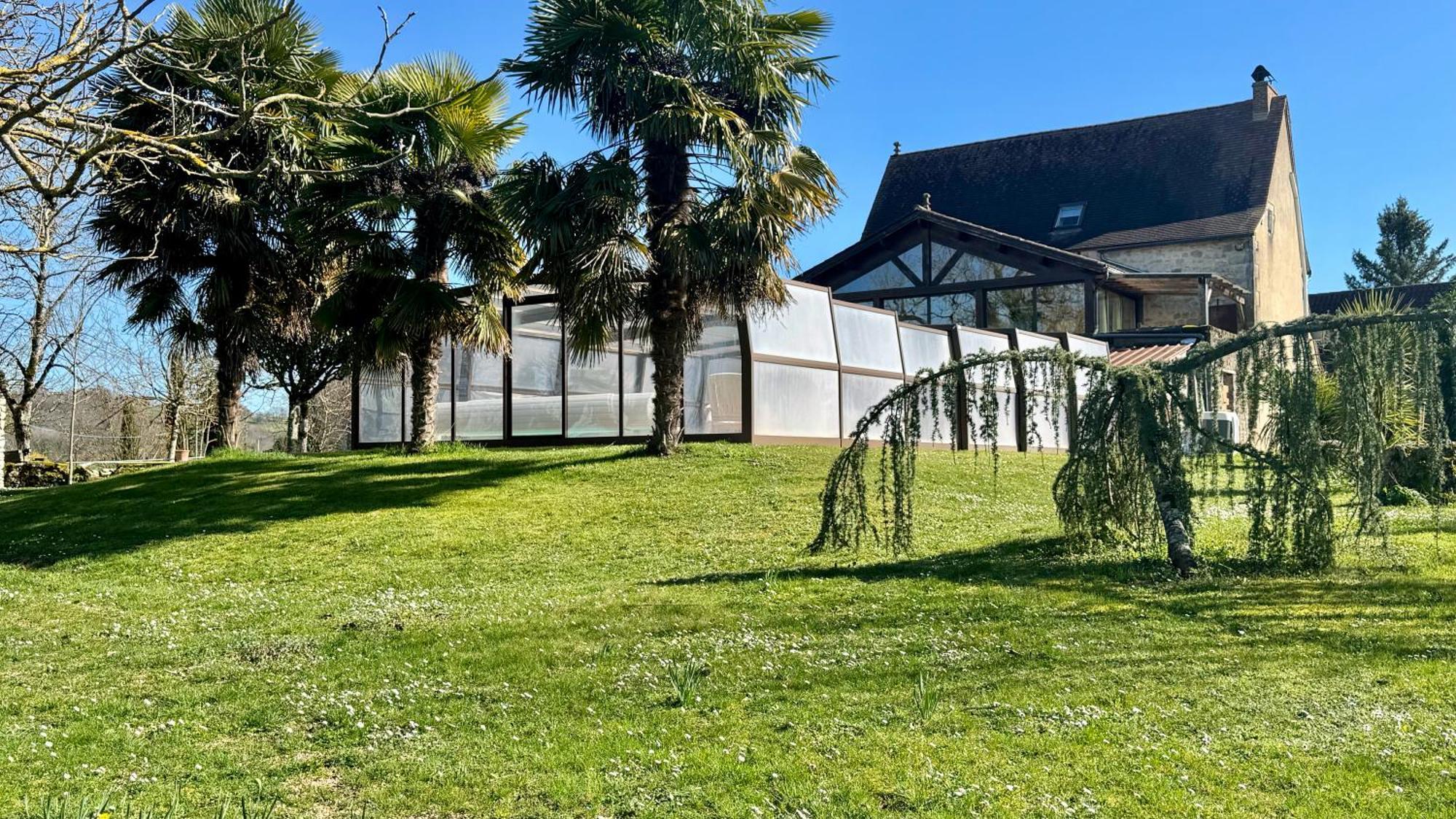 Maison De Charme Piscine Couverte Chauffee Mayrinhac-Lentour Exterior photo